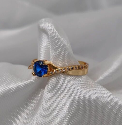 Anillo 18K con zafiro
